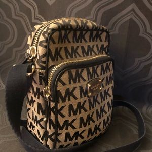 Michael lord cross body flight bag Bedford zip beige black jacquard